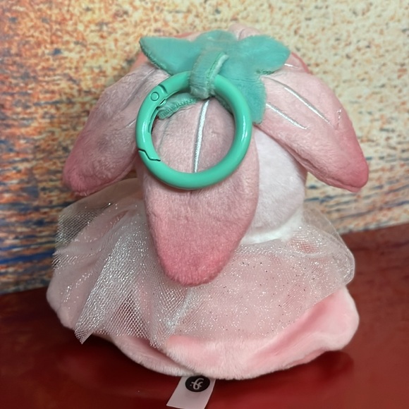 Popmart Pucky Forest Party Vinyl Face Plush Pendant-“FLOWER BABY” - Picture 6 of 14